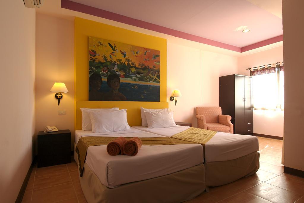 Koh Ngai Cliff Beach Resort Ngoại thất bức ảnh