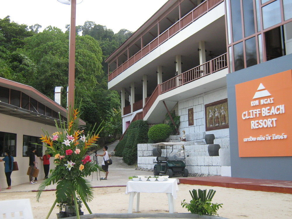 Koh Ngai Cliff Beach Resort Ngoại thất bức ảnh