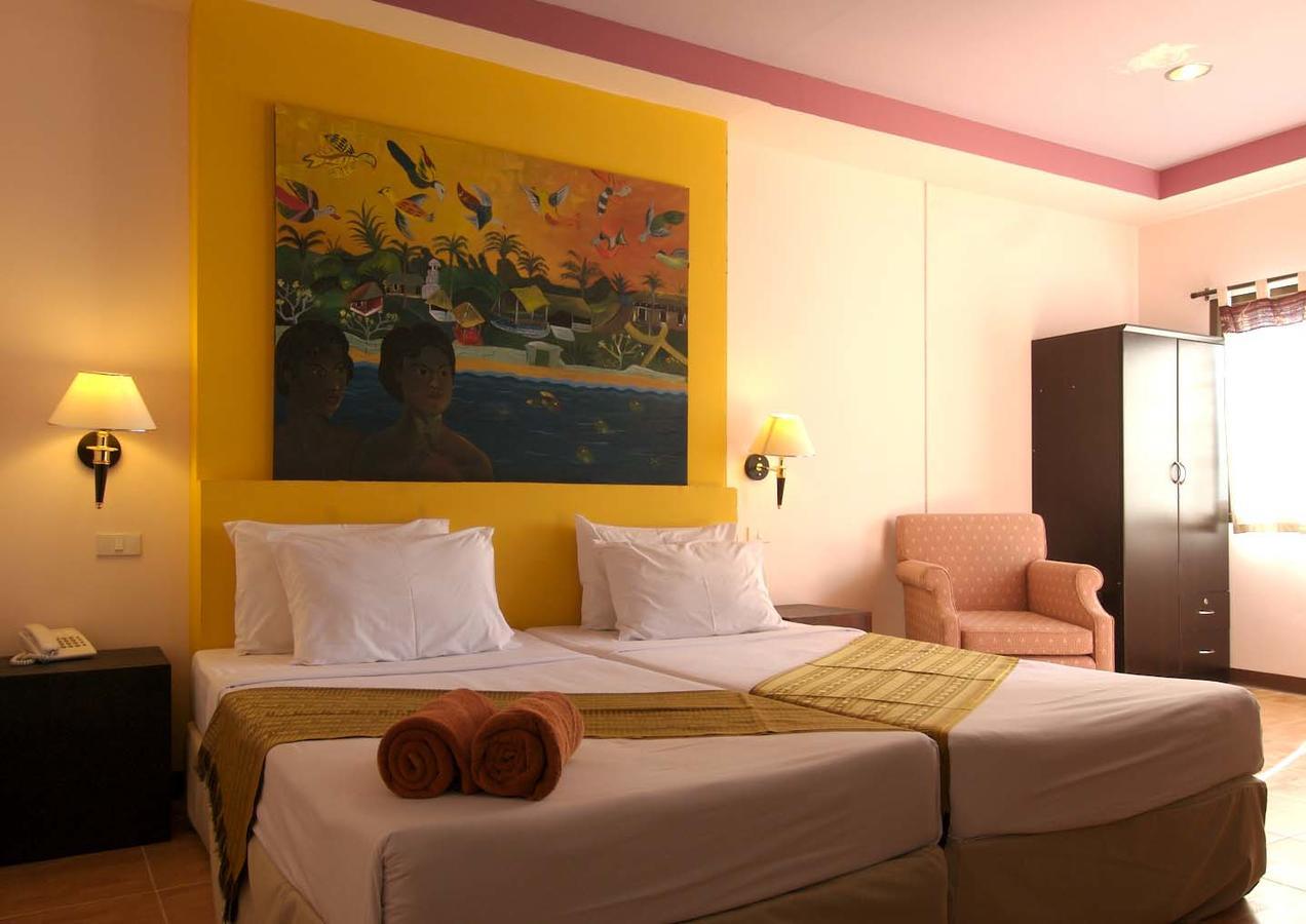 Koh Ngai Cliff Beach Resort Ngoại thất bức ảnh
