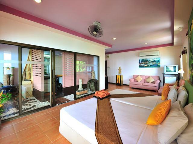 Koh Ngai Cliff Beach Resort Ngoại thất bức ảnh